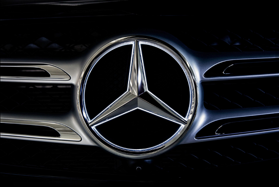 Mercedes-Benz впервые показал модель EQS на фото