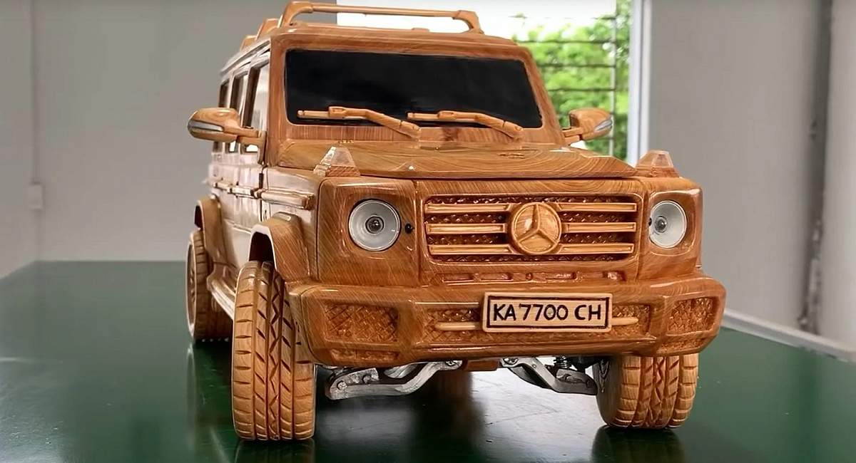В Интернете показали вырезанную вручную деревянную модель Mercedes-Benz G500 4×4