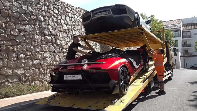 Очень редкий родстер Lamborghini Aventador J был снят крупным планом