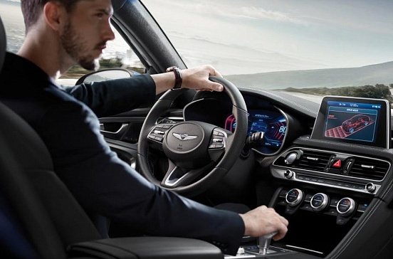 Новый Genesis G70 получил трехмерную панель приборов