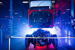 Компания Tesla запускает 1000-вольтовую трансмиссию для электрического грузовика Tesla Semi