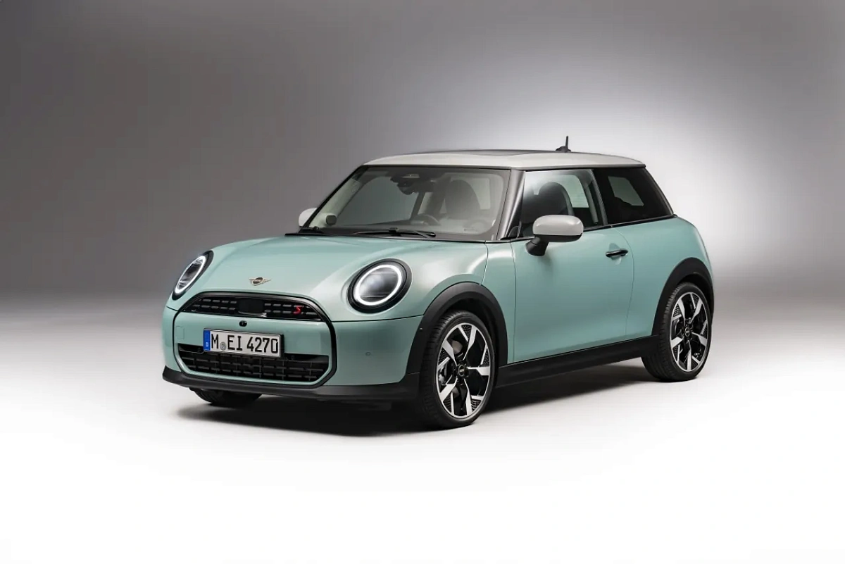 Бренд Mini представил новый Mini Cooper с ДВС