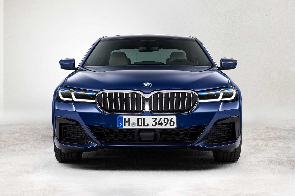 Новые BMW 5 серии и 6 серии GT предлагаются для заказа в РФ
