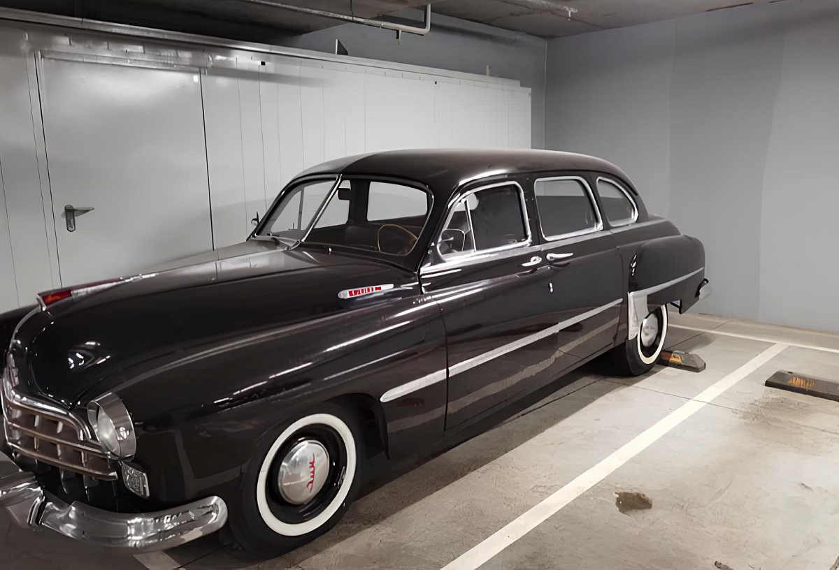 "Капсула времени" за 10 млн: заводской ЗИМ 1955 года с пробегом 2.7 тыс. км продают в Москве