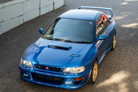 На аукционе продается Subaru Impreza STi 22B 1998 года выпуска