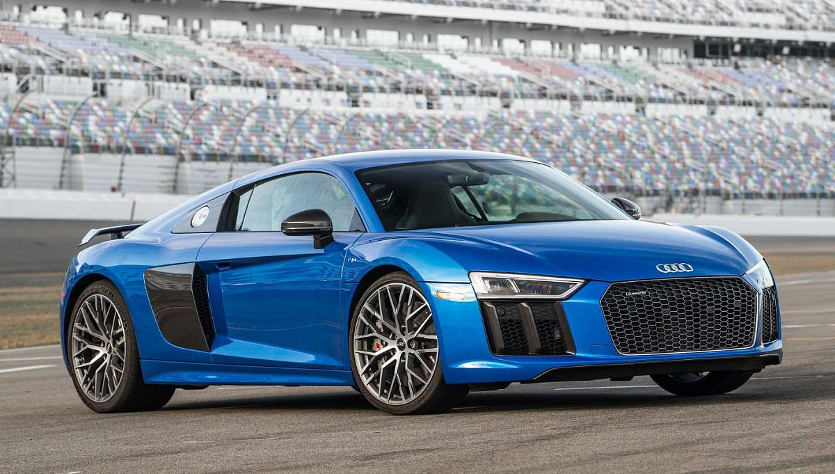 В Германии состоялось представление синего Audi R8 V10 Plus В Германии состоялось представление синего Audi R8 V10 Plus