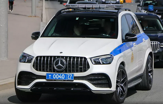 В московскую полицию поступил новый суперкроссовер Mercedes-AMG GLE 53