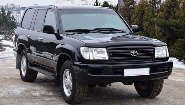Toyota Land Cruiser 100 стал лучшим рамным внедорожником с ценой до 1 млн рублей