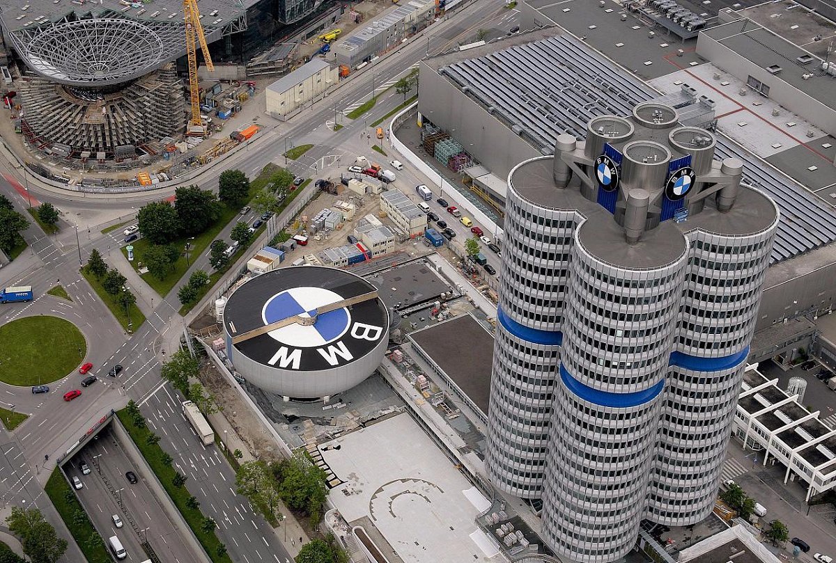 В следующем году BMW начнёт тестирование своих «беспилотников»