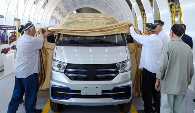 Китайский грузовик сменил лого: что за коммерческую технику производят в Узбекистане