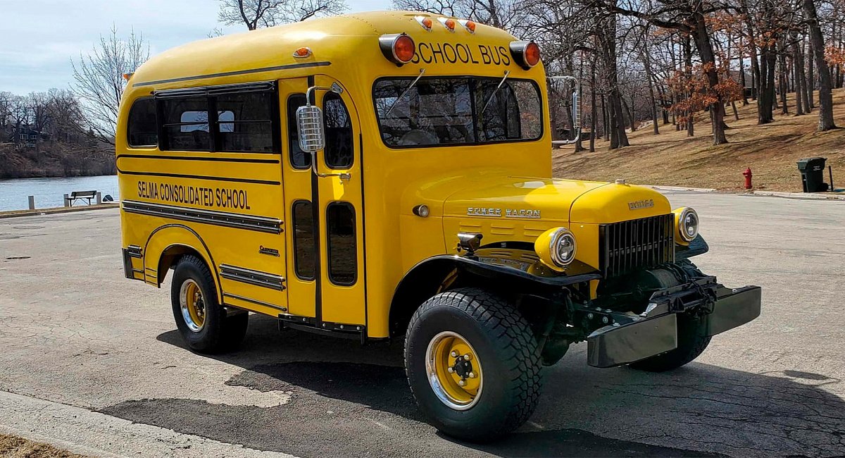 В Интернете показали безумный школьный автобус 1948 года выпуска