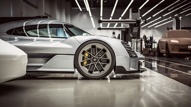 Гендиректор Porsche подтвердил разработку нового гиперкара Halo с выходом после 2025 года