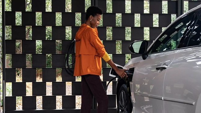 Lexus намерен создать собственную сеть зарядки электромобилей в Японии по примеру Tesla