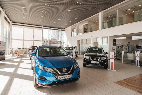 Продажи автомобилей Nissan в России сократились на 58%
