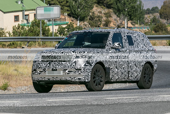 Подключаемый гибридный вариант нового Range Rover 2022 года показали на шпионских фото