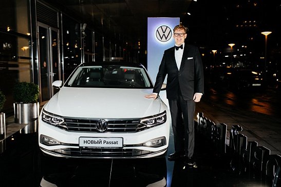 Обновленный Volkswagen Passat официально показали в России
