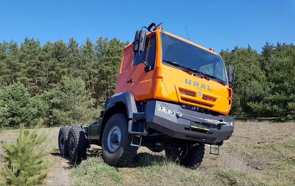 УРАЛ представил новый экспериментальный бескапотный грузовик