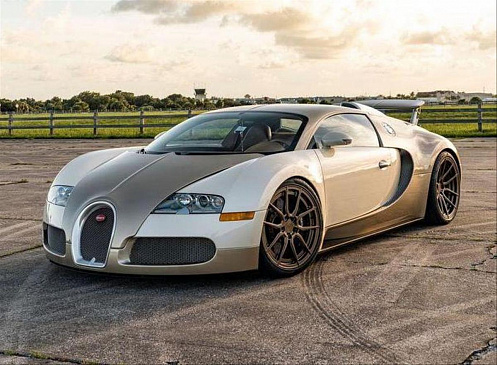 Суперкар Bugatti Veyron с небольшим пробегом оценили в $1,6 миллиона из-за цвета