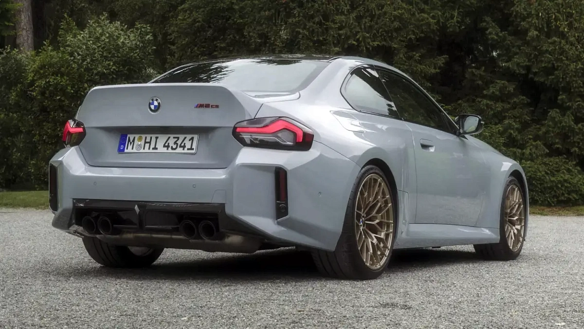Зачем новому BMW M2 CS спойлер типа «утиный хвост» Зачем новому BMW M2 CS спойлер типа «утиный хвост»