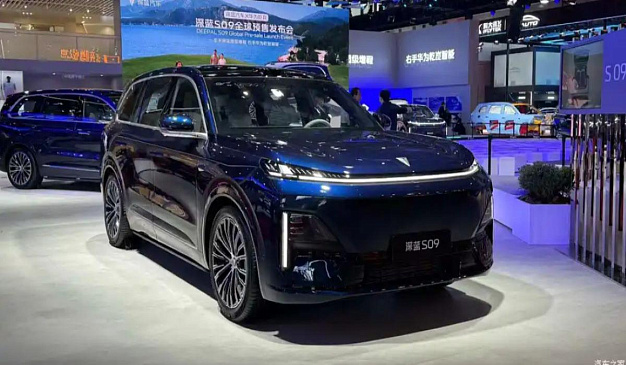 В Шанхае открылся предзаказ на большой кроссовер Deepal Dark Blue S09 