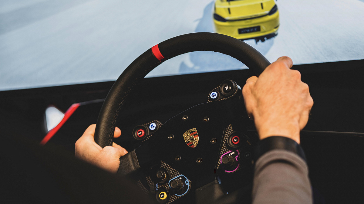 Porsche позволит водителям записывать дорогу и воспроизводить ее снова в гоночном симуляторе