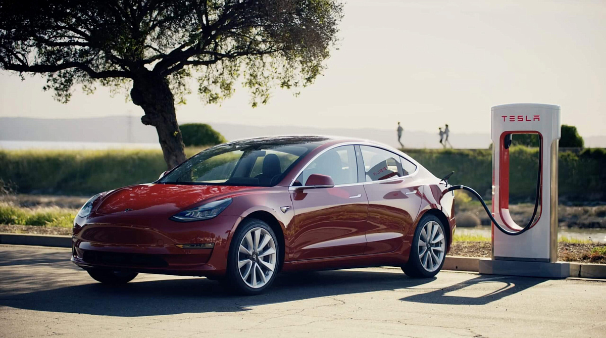 Компания Tesla завершает 12-летнюю гонку наград Ford за лояльность к бренду