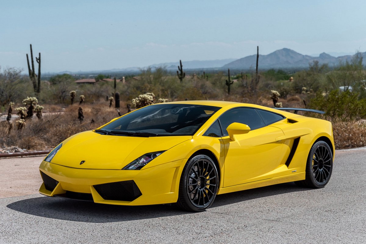 Lamborghini выпустил редкое специздание Gallardo 50th Anniversario с рычагом переключения передач