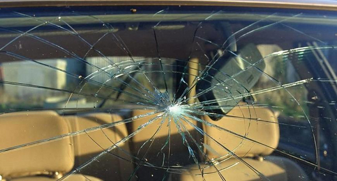 РГ: ГИБДД в РФ сможет запретить автомобилям с дефектами лобового стекла ездить по дорогам