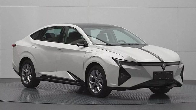 Представлен первый электромобиль нового бренда Honda Lingxi