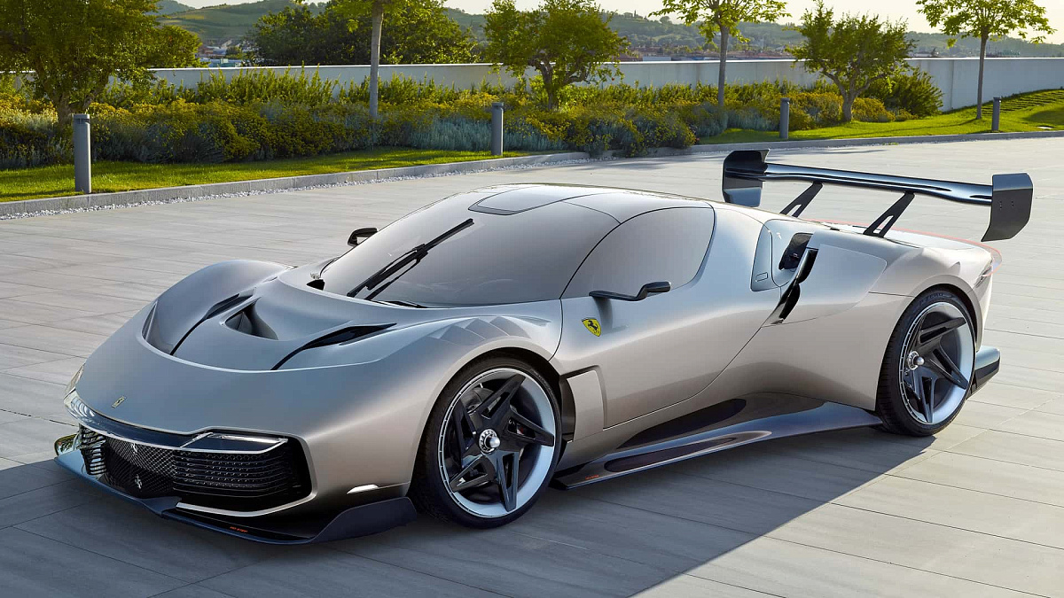 Ferrari KC23 One-Off представлен как трековый автомобиль с подвижными панелями кузова