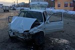 Три человека пострадали при столкновении двух легковушек в Тольятти