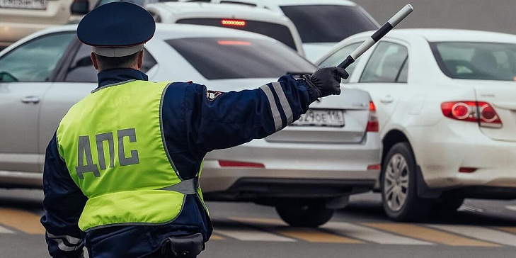 Депутаты Госдумы РФ могут рассмотреть поправки о наказании лихачей на дорогах в декабре 2021 года