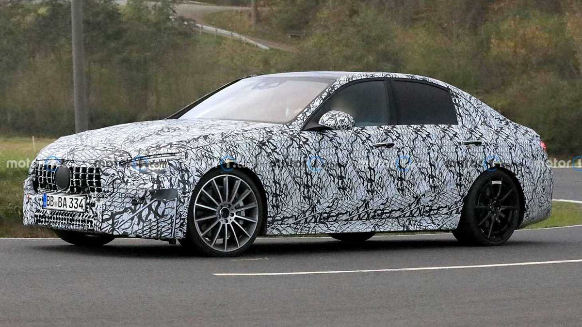На тестах замечен седан Mercedes-AMG C45 2022 года 