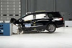 IIHS провел неутешительные краш-тесты для минивэнов Chrysler Pacifica, Kia Carnival, Toyota Sienna и Honda Odyssey