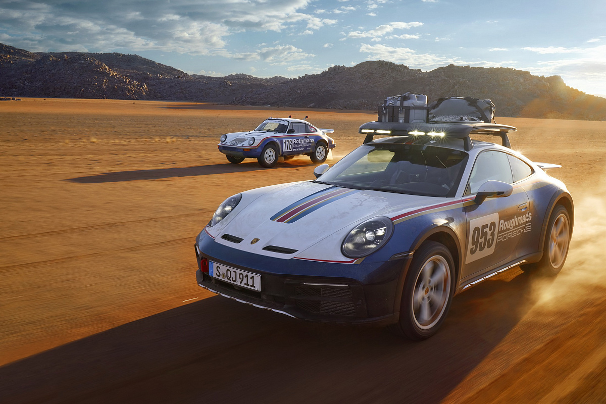 Компания Porsche официально представила внедорожный спорткар Porsche 911 Dakar 2023 года