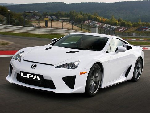 Послушайте, как спорткар Lexus LFA Nurburgring Edition «рычит» своим мощным V10 
