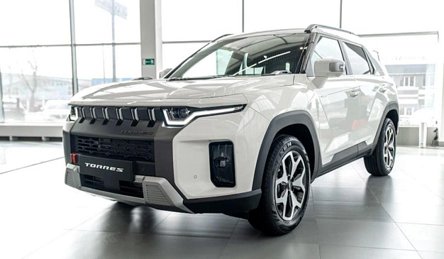 В России официально продан первый кроссовер нового корейского бренда KGM