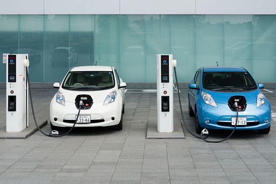 В США только 24% автолюбителей не исключают покупки электромобиля