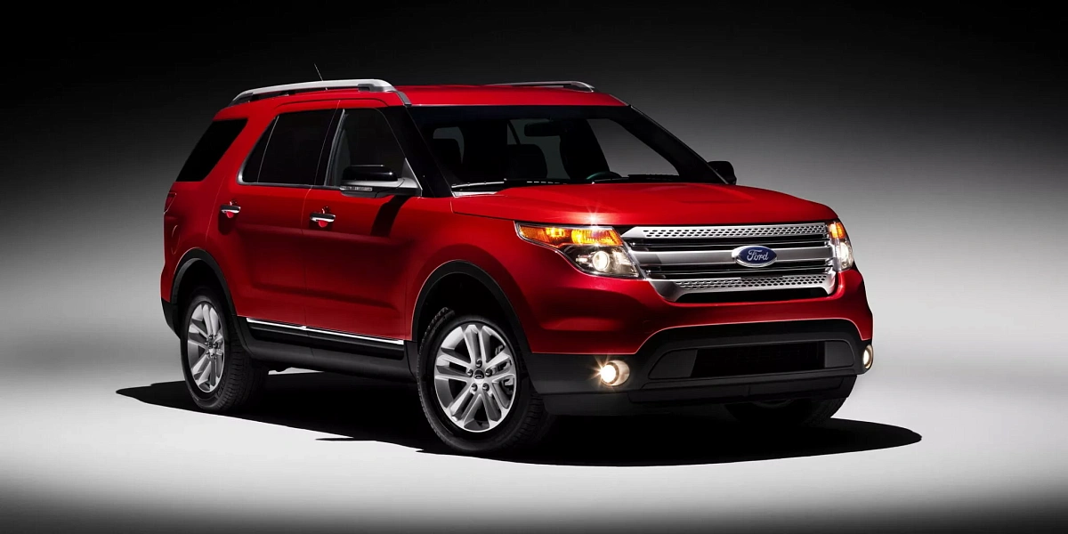 Ford отзывает 1,9 млн автомобилей Explorer из-за накладки на лобовом стекле