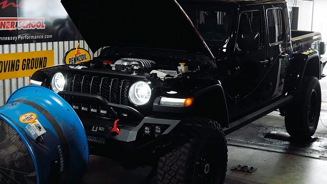 1000-сильный Jeep Gladiator от Hennessey побывал на диностенде 