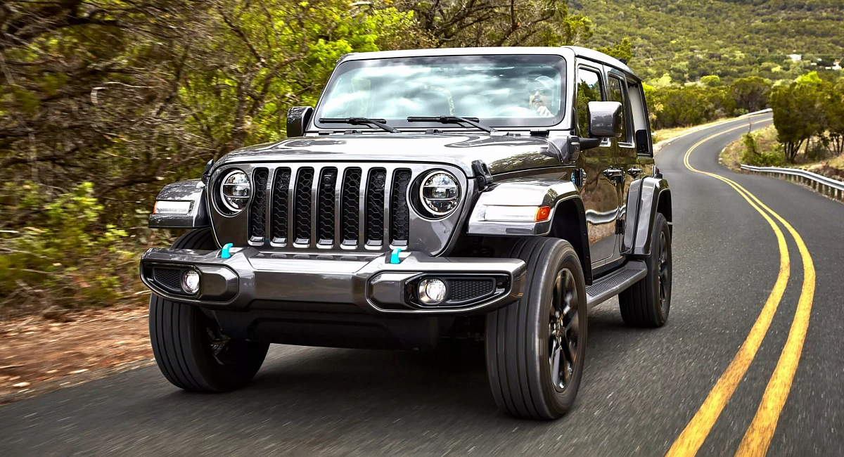 Компания Jeep отзывает 62 909 внедорожников Wrangler 4x из-за отключения двигателя во время движения