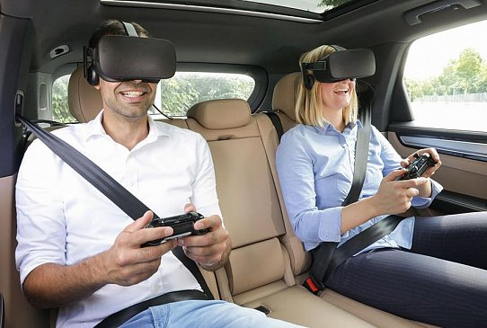 Porsche тестирует виртуальную реальность для пассажиров