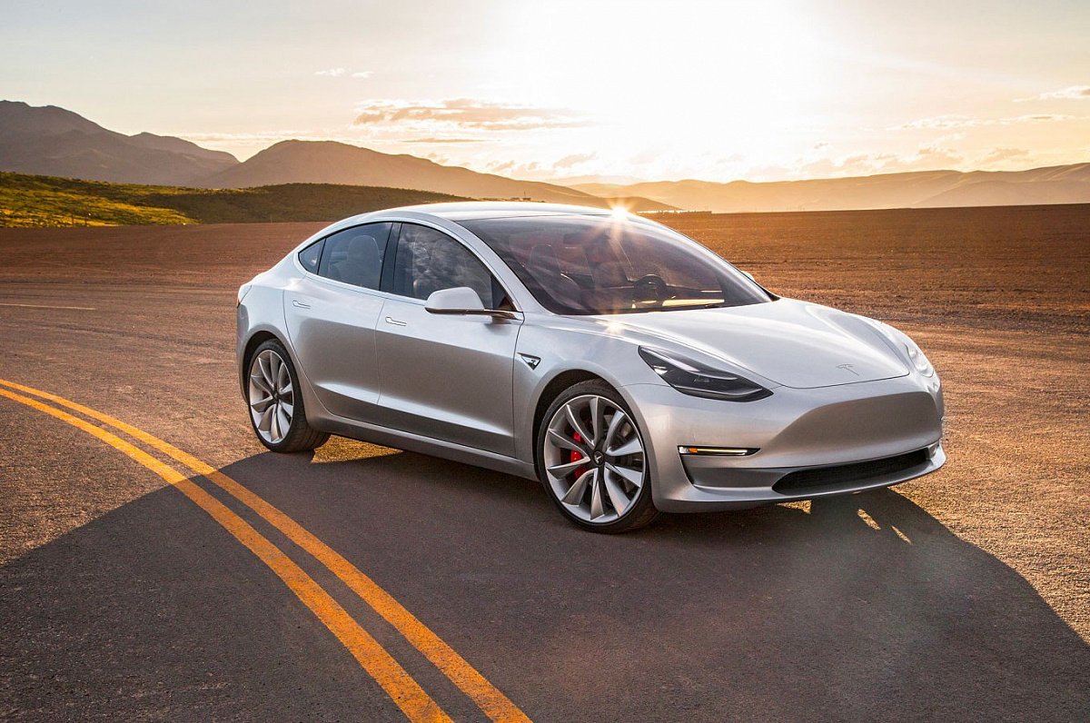 У электромобиля Tesla отвалился руль в ходе движения