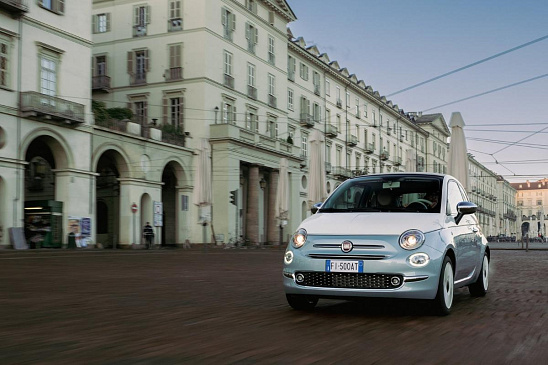 Городской автомобильчик Fiat 500 доступен в новой юбилейной версии Collezione 