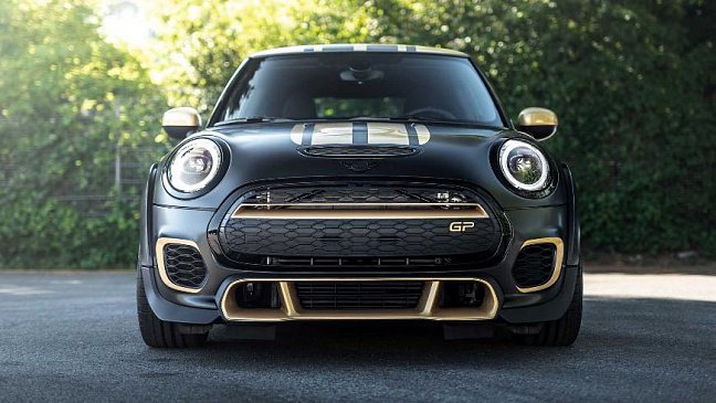 Представлен дерзкий "малыш" Mini John Cooper Works от ателье Manhart 