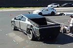 Новый прототип Tesla Cybertruck сняли на видео с помощью дрона