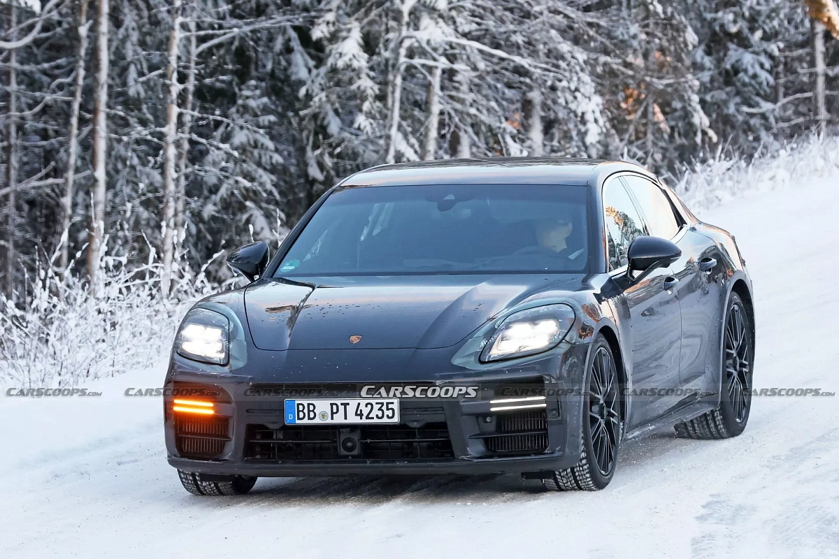 Компания Porsche приступила к зимним тестам «заряженного» седана Porsche Panamera