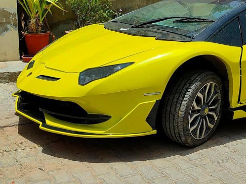 Энтузиасты из Индии потратили 25 дней на превращение Honda Civic в Lamborghini Aventador SVJ
