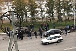 В Красноярске перевернулся BMW после столкновения с машинами и столбом 