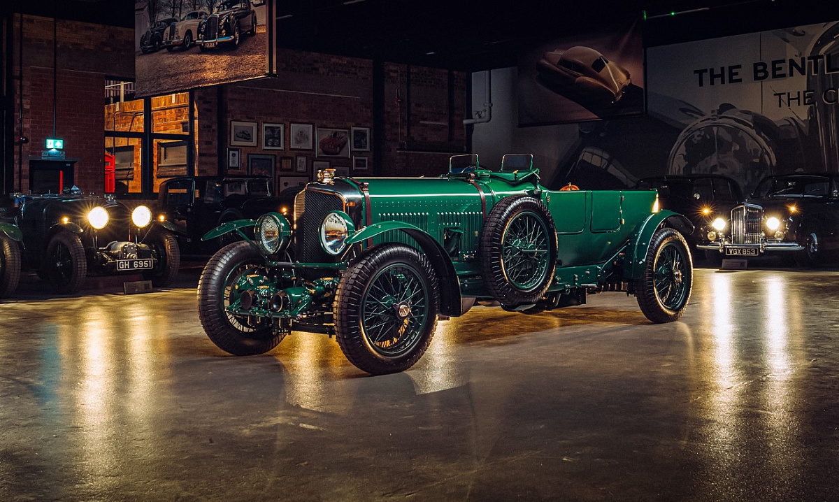 Bentley показала процесс сборки легендарного спорткара 1930-х годов
